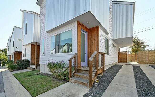 801 N Bluff Dr