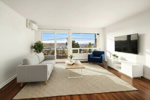 303 N 44th St in Seattle, WA - Building Photo