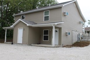 716 Tall Oaks Dr, Unit 100 in St. Clair, MO - Building Photo