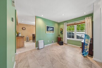 212 Westchester Ct in Union, NJ - Foto de edificio - Building Photo