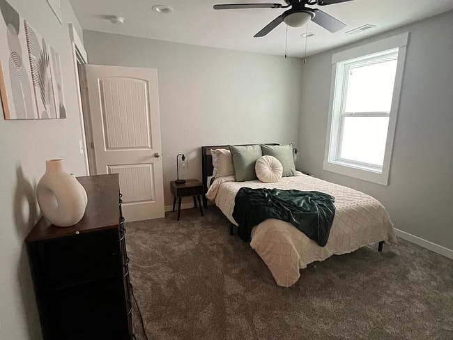 property at 418 W 18th St