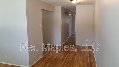 4050 Esseldale Dr in St. Ann, MO - Building Photo - Building Photo