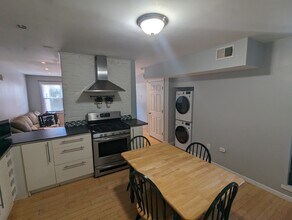 1824 Fox Way, Unit Front in Pittsburgh, PA - Foto de edificio - Building Photo
