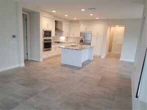 325 Doheny Way in Dana Point, CA - Building Photo - Building Photo