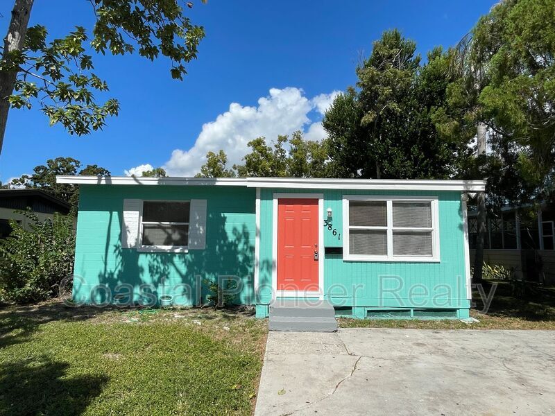 3861 11th Ave S in St. Petersburg, FL - Building Photo
