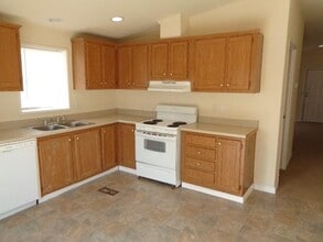10027 Berrybriar Ln in Tomball, TX - Building Photo - Building Photo