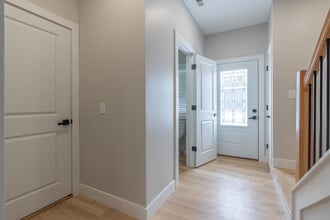 Ridge Pointe Duplexes in Elizabethtown, KY - Building Photo - Interior Photo