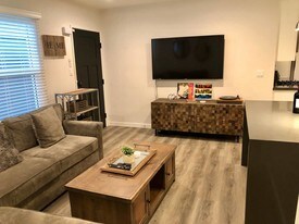 4459 Centinela S Ave, Unit 4459 in Los Angeles, CA - Building Photo