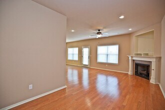 901 Oakwood Ln in Centerton, AR - Building Photo - Building Photo