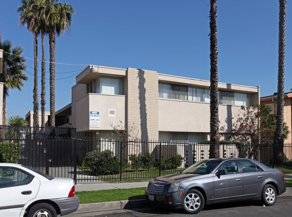 4801 August St Apartments in Los Angeles, CA - Building Photo