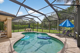 8110 Bautista Way, Unit Room A in Palm Beach Gardens, FL - Building Photo - Building Photo
