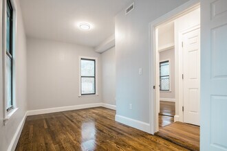 344 Saratoga St, Unit 1 in Boston, MA - Foto de edificio - Building Photo