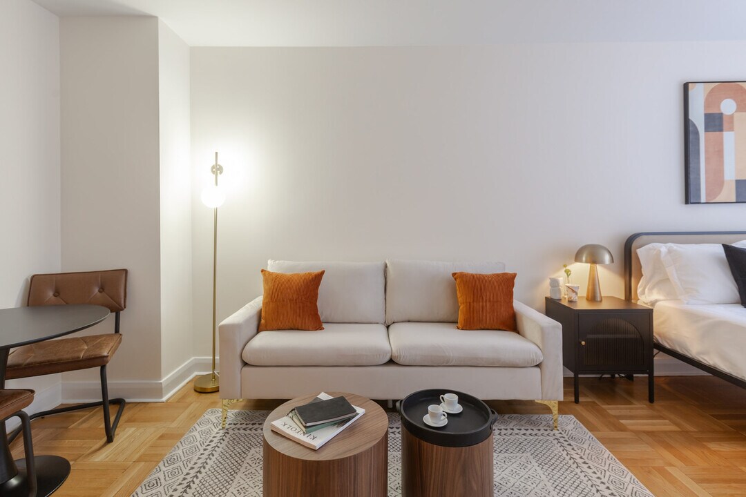 30 Park Ave in New York, NY - Building Photo