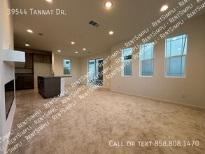 39544 Tannat Dr in Temecula, CA - Foto de edificio - Building Photo