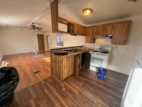 91 NE Darrell Ave in Winston, OR - Building Photo - Building Photo