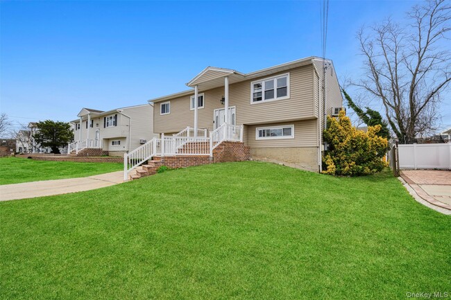 property at 3 Ozone Pl