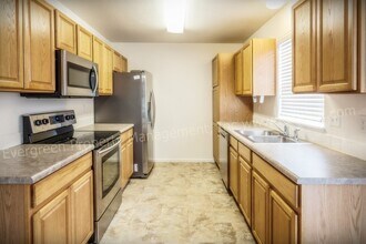 802 Waterglen Dr in Fort Collins, CO - Building Photo - Building Photo