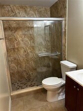 11109 NW 37th St in Sunrise, FL - Foto de edificio - Building Photo