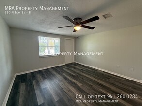 350 N Elm St in Englewood, FL - Foto de edificio - Building Photo
