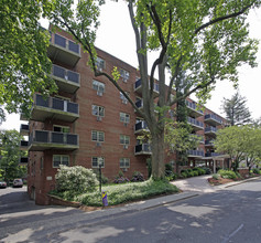 Hamilton Court Apartments in Morristown, NJ - Building Photo - Building Photo