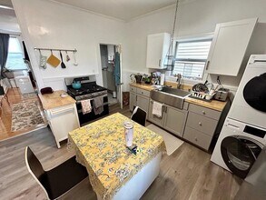 369 Dorchester St, Unit 3 in Boston, MA - Foto de edificio - Building Photo