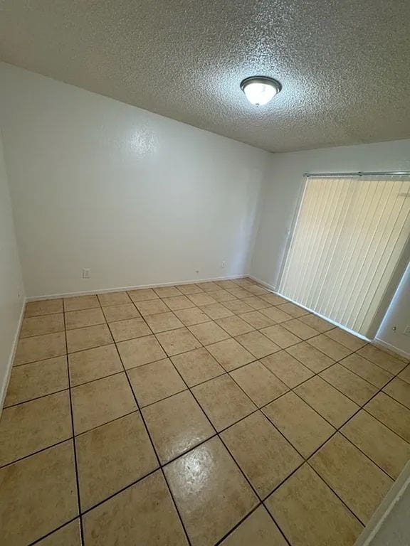 property at 2553 Glen Ave