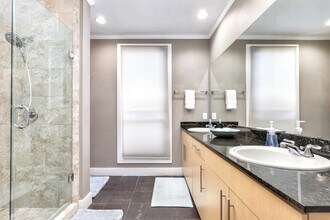 4414 Cedar Springs Rd in Dallas, TX - Building Photo - Building Photo