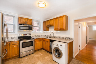 137 Chiswick Rd, Unit 2B in Boston, MA - Building Photo