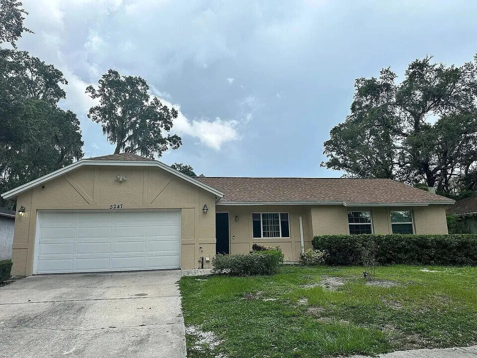 5247 Lighthouse Rd in Orlando, FL - Building Photo