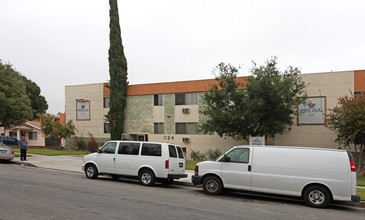 Imperial Crest Apartments in Glendale, CA - Building Photo - Building Photo