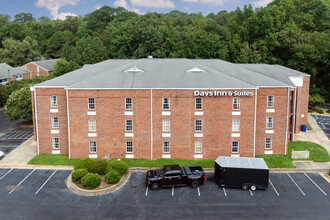 The Inn and Suite Apartments in Rocky Mount, NC - Building Photo - Building Photo