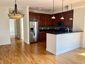 370 Marshall Ave, Unit 503 in St. Paul, MN - Building Photo - Building Photo