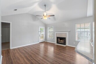 1911 Summer Hills Ln in Fort Walton Beach, FL - Building Photo - Building Photo