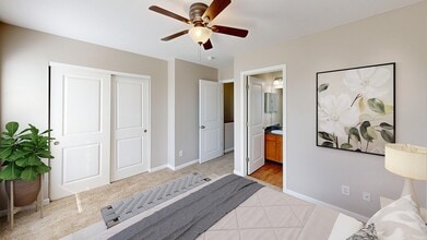 Riverford Crossing Apartments in Frankfort, KY - Foto de edificio - Building Photo