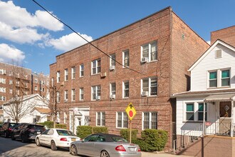 9410 64th Rd in Rego Park, NY - Building Photo - Building Photo
