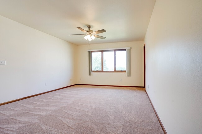 10 Redtail Ct in Coralville, IA - Building Photo - Building Photo