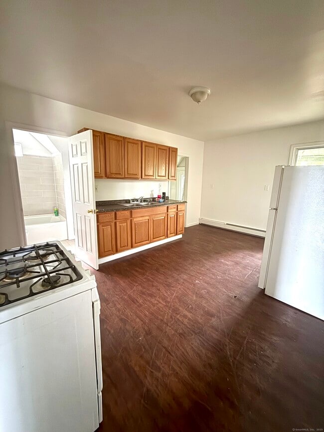 49 Ashley St in Waterbury, CT - Building Photo - Building Photo