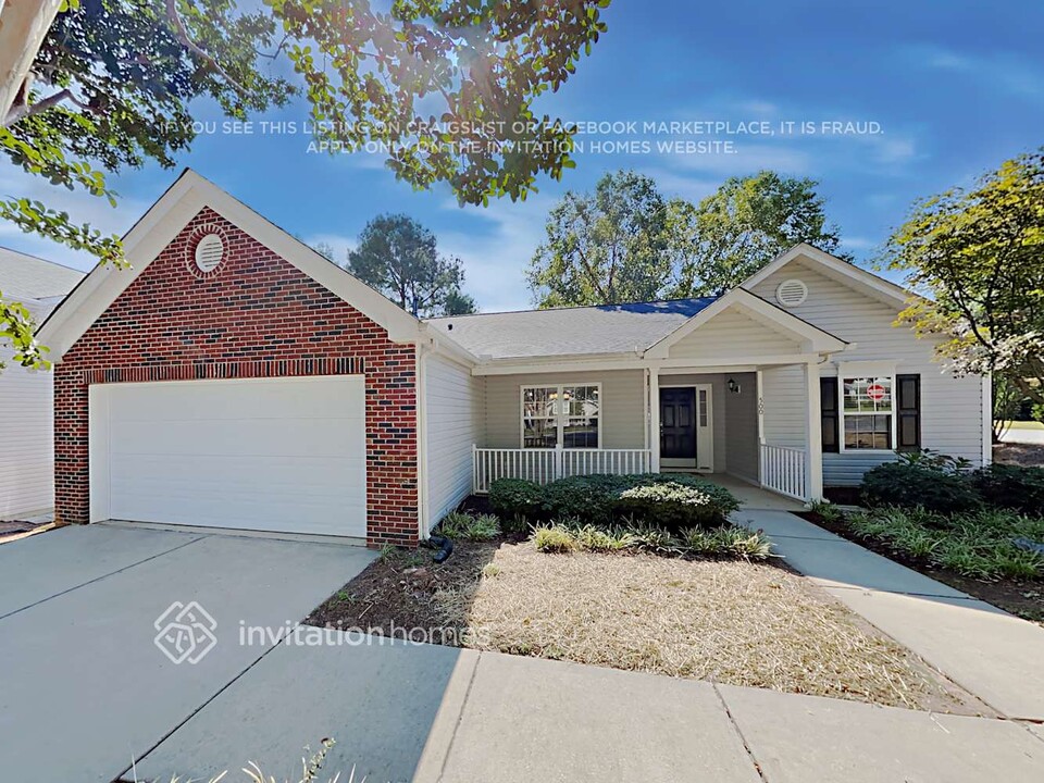 500 Woodchase Green Dr in Fuquay Varina, NC - Building Photo