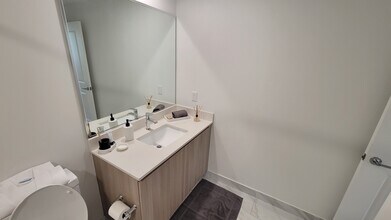 7095 W 5th Ct, Unit A1 in Hialeah, FL - Building Photo - Building Photo