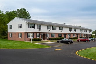 Winthrop Terrace - Bryan in Bryan, OH - Foto de edificio - Building Photo