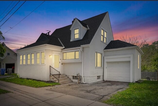 property at 319 Earl St