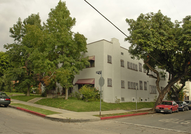 1400 N Formosa Ave in Los Angeles, CA - Foto de edificio - Building Photo