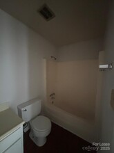 2026 Harvest Ln in Charlotte, NC - Building Photo - Building Photo