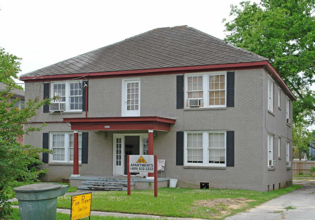 2525 Broadway in Beaumont, TX - Building Photo