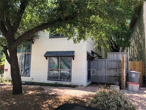 5027 Manett St in Dallas, TX - Building Photo - Building Photo