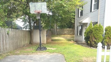 25 Evers Ct in Bridgeport, CT - Building Photo - Building Photo