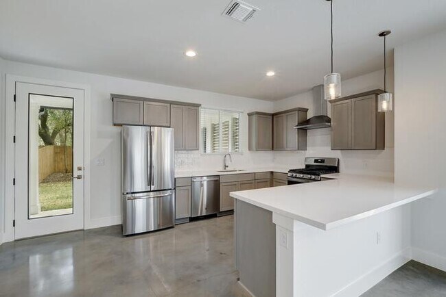 1914 Barge St in Austin, TX - Building Photo - Building Photo