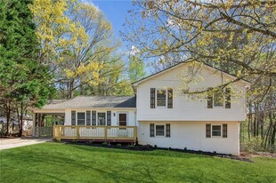 2453 Falcon Ct in Lawrenceville, GA - Building Photo