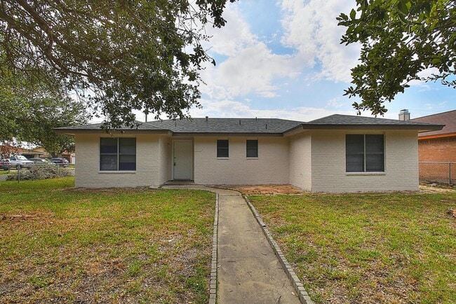 property at 2202 Saxony Dr