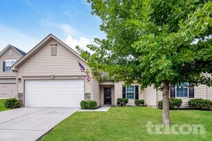 2005 Red Leaf Ct in Dallas, NC - Building Photo